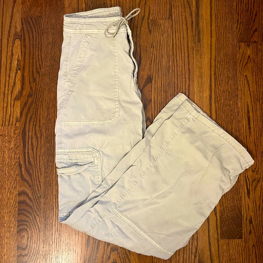 Women’s American Eagle Cargo Pants
